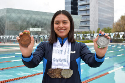 Estudiante de la BUAP gana cinco medallas en natación nacional