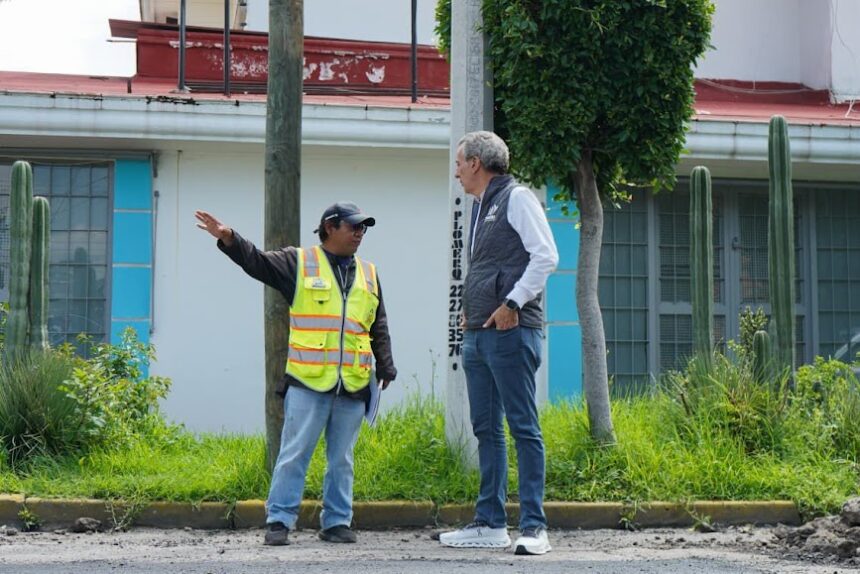 Gobierno de Pepe Chedraui refuerza bacheo en Barrio El Refugio