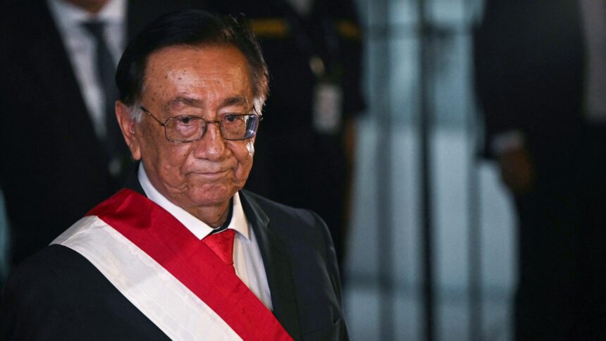 Perú suma ocho presidentes en una década de crisis política