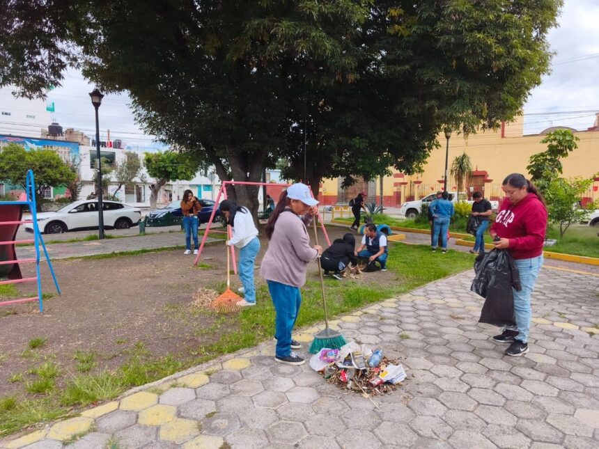 DIF y SEDIF realizan jornada de limpieza en San Pedro Cholula