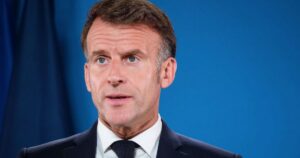 Francia prohíbe redes sociales a menores de 15 años desde 2026