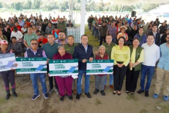 Texmelucan entrega 120 techos solares para viviendas sustentables