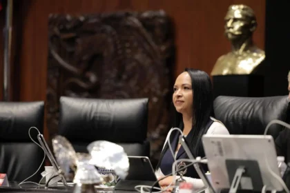Liz Sánchez propone pacto digital para proteger a la infancia