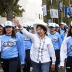 BUAP recibe a nuevos alumnos con desfile en Ciudad Universitaria