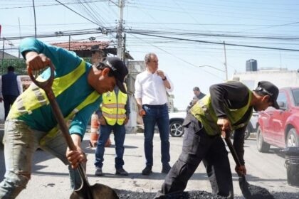Pepe Chedraui supervisa bacheo intensivo en Xochimehuacán, Puebla