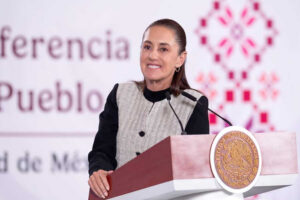 Sheinbaum firma decreto para reforzar transparencia en CDMX