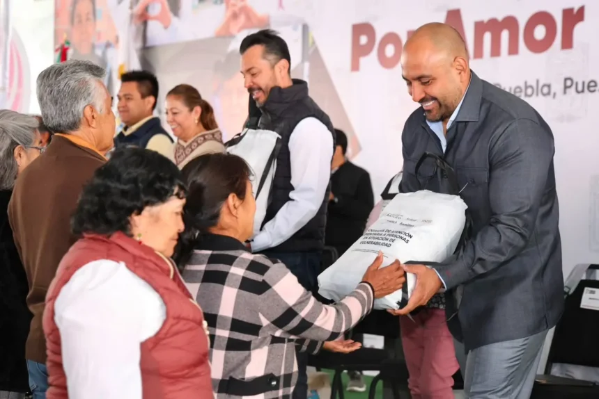 Gobierno de Puebla acerca apoyos sociales con jornadas del SEDIF