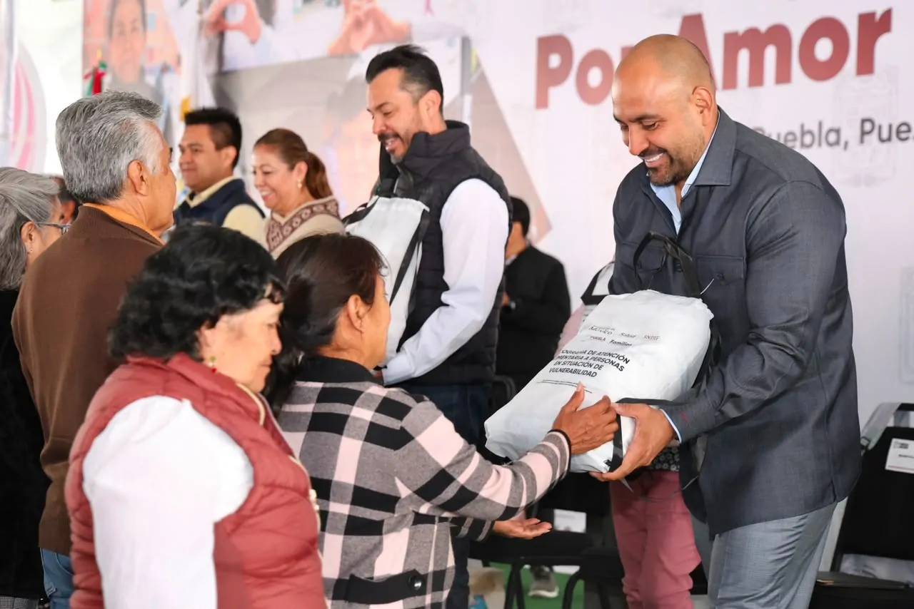 Gobierno de Puebla acerca apoyos sociales con jornadas del SEDIF