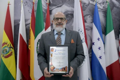 Premian a investigador de la BUAP por trayectoria en biología reproductiva