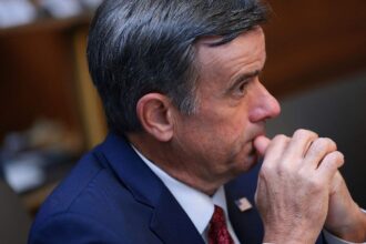 Director de la CIA viaja a Moscú para reuniones confidenciales