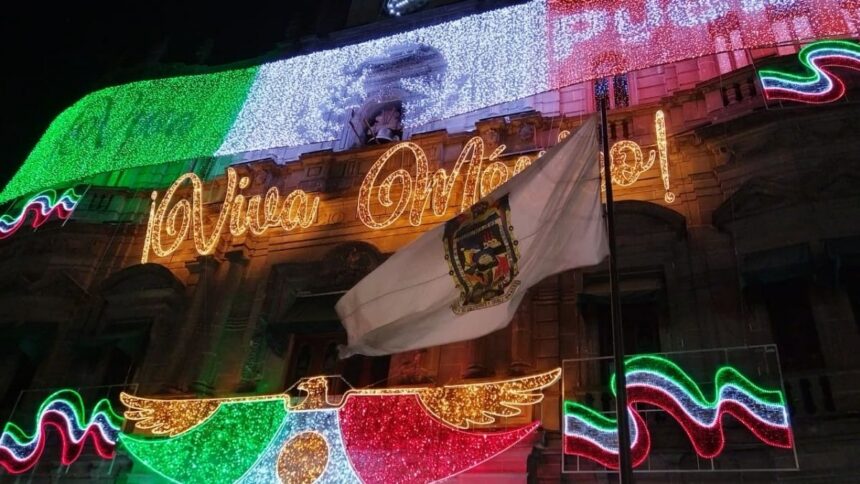 Puebla enciende luminarias tricolores por las fiestas patrias 2026