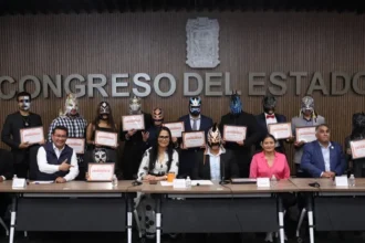 Congreso de Puebla reconoce a luchadores por labor social y deportiva