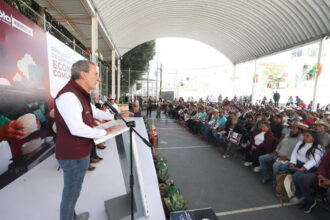 Pepe Chedraui entrega apoyos a productores rurales en Puebla