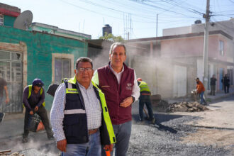 Pepe Chedraui supervisa bacheo en Minerales de Guadalupe, Puebla