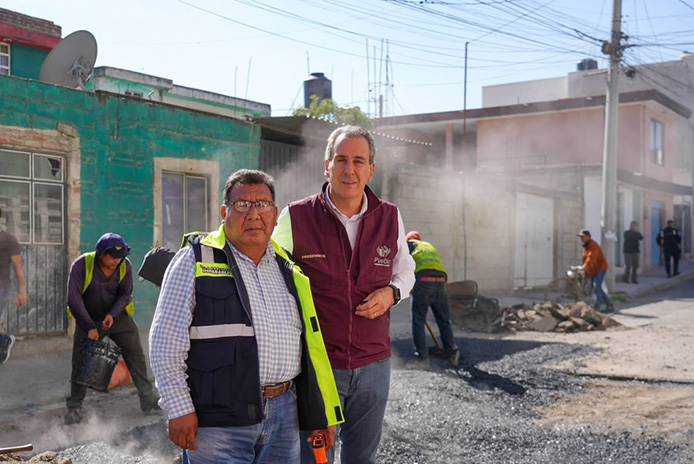 Pepe Chedraui supervisa bacheo en Minerales de Guadalupe, Puebla