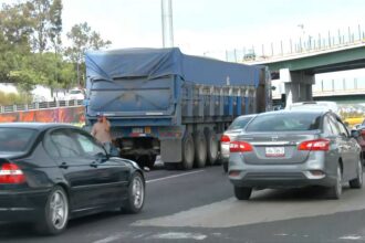 Muere mujer atropellada en la autopista México-Puebla, caos vial
