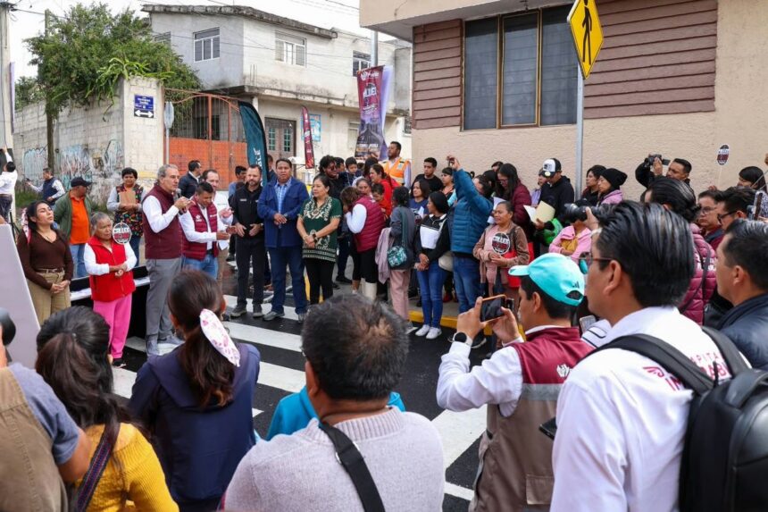 Puebla pavimenta calles en Santo Tomás Chautla para 2,900 vecinos