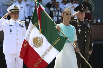 Sheinbaum reconoce a Fuerzas Armadas en aniversario de la Armada