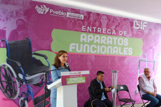 DIF Puebla entrega 60 apoyos a personas con discapacidad