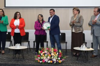 Congreso de Puebla reconoce 45 años de la Universidad del Valle
